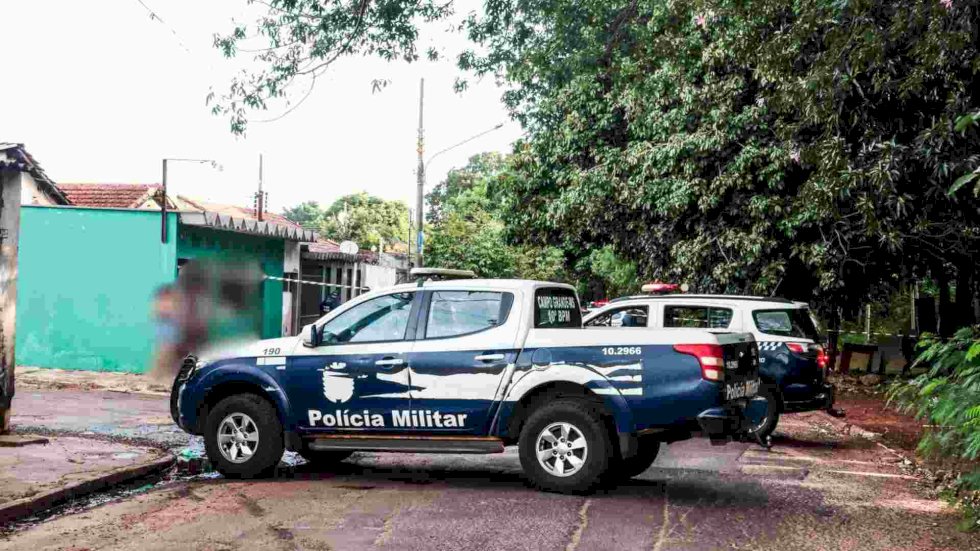 Suspeito de roubo de carro, morre baleado em confronto durante fuga da PM