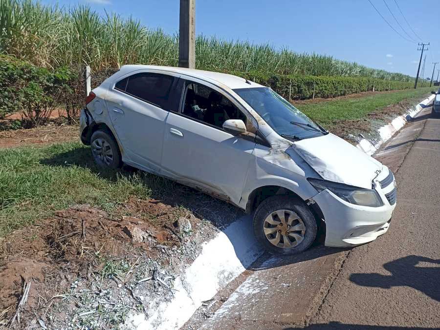Carro ocupado por mulher e criança capota na MS-134, entre Nova Andradina e Batayporã