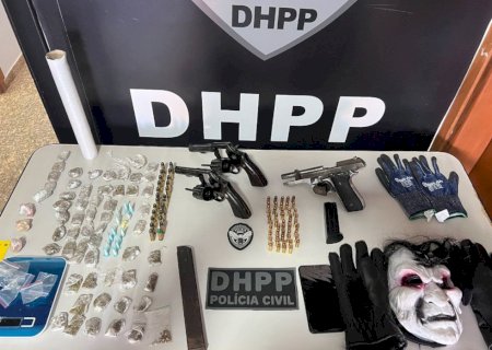 Polícia Civil prende suspeito de homicídio, apreende armas de fogo, drogas e apetrechos utilizados em roubos