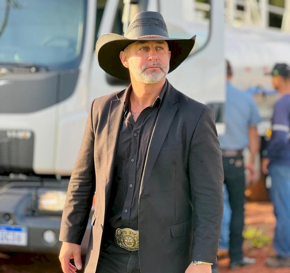 Prefeito Juliano Ferro visitou obras e celebra evolução da cidade