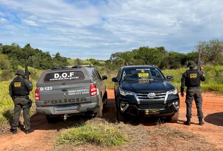 Criminoso morre em confronto com a polícia após manter família refém durante roubo de caminhonete