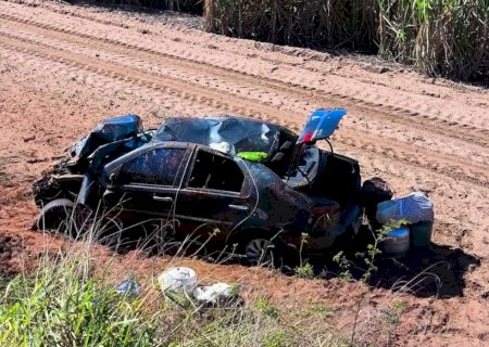 Motorista perde controle da direção e capota veiculo na MS-223