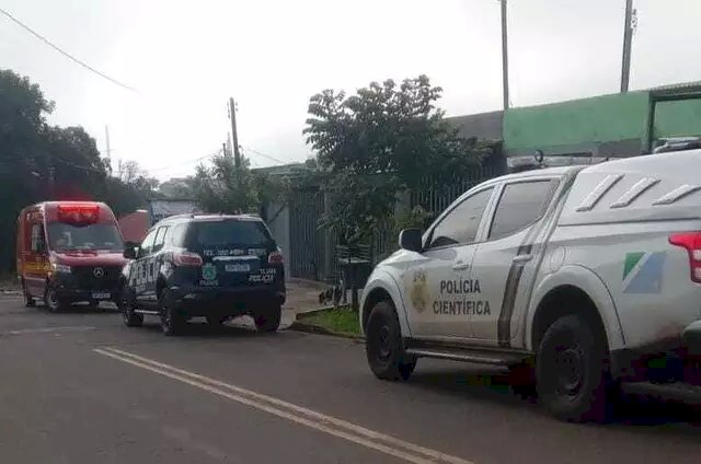 Homem de 76 anos é encontrado morto com golpes de faca no pescoço