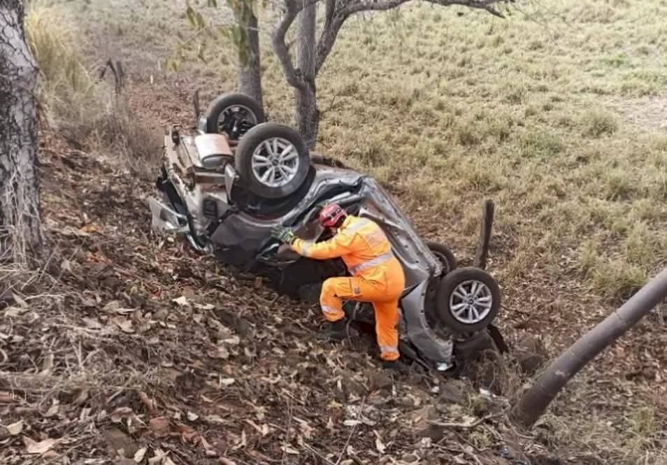 Agrônomo de Dourados morre ao bater carro em árvore
