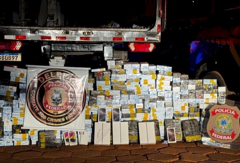 Polícia apreende carga de celulares escondida em caminhão frigorífico