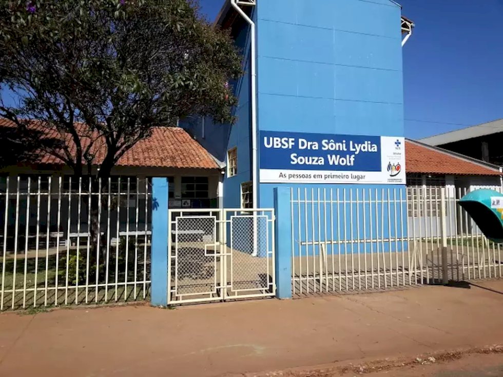 Bebê de 1 ano morre após se afogar em balde no quintal de casa