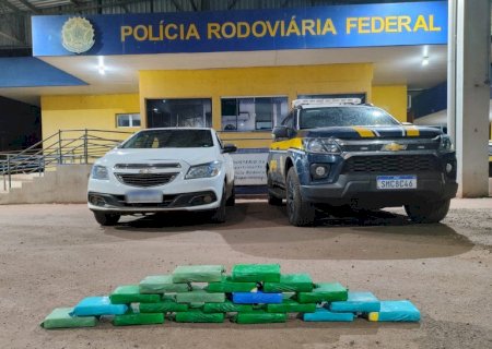 PRF apreende 21,8 kg de cocaína