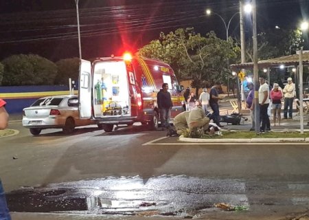 Ivinhema - Acidente entre carro e moto deixa uma vítima com ferimentos graves