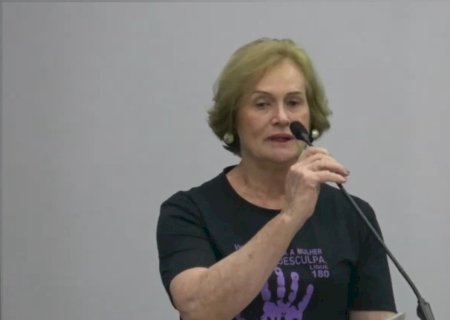 Professora Denir usa a tribuna e fala sobre a violência contra mulheres
