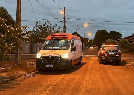 Pai é alvo de um dos filhos durante a confusão, que por pouco não terminou em tragédia