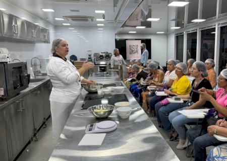 Carreta-Escola de Gastronomia do Senac estaciona no centro da Capital e leva cursos gratuitos à população