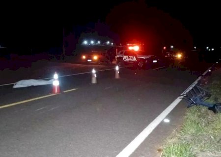 Ciclista morre atropelado por moto em rodovia de MS