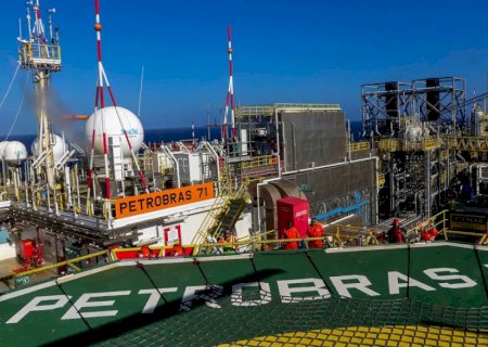 Brasil bate pela 1ª vez marca de 5 milhões de barris de petróleo e gás