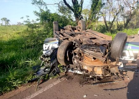 Acidente com viatura da PM mata um militar e deixa outro ferido no interior