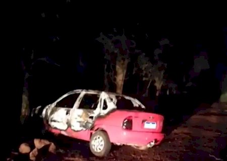 Idoso é encontrado carbonizado em carro; três irmãos são presos por homicídio em Rio Brilhante