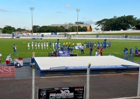 Ivinhema ganha do Águia Negra jogando em casa no estádio Saraivão