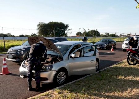 ‘Perdi a cabeça’, alega mulher que atropelou casal e esfaqueou suposta amante