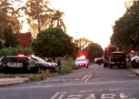 Homem agride companheira e filhos e é preso em flagrante