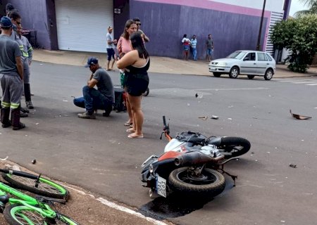Ivinhema - Acidente entre moto e carro deixa motociclista com ferimentos graves no bairro Itapoã