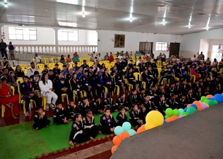 Projeto Lutando pelos Sonhos realizou graduação de Capoeira e Jiu-Jitsu em Ivinhema