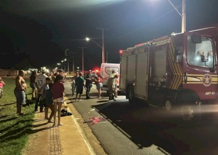 Motociclista tem perna dilacerada em acidente de moto, em Nova Andradina