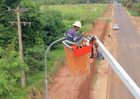 Avenida Fermino Alves de Souza recebe melhorias na iluminação publica