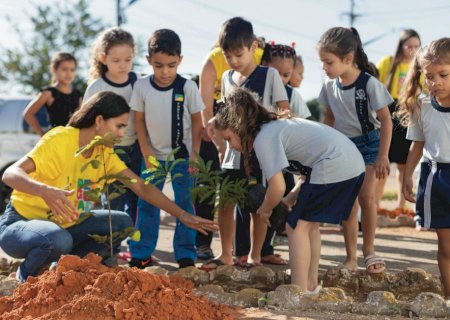Sicredi firma acordo com Governo de MS para atuar com os Programas de Educação da Fundação Sicredi na rede estadual