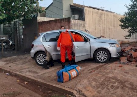 Nova Andradina - Condutor de veiculo tem parada cardiorrespiratória, e é socorrido pelo Corpo de Bombeiros Militar