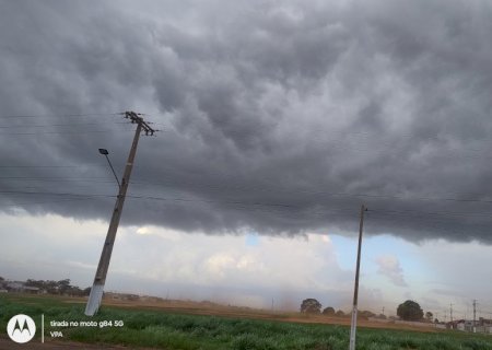 Frente fria avança pelo MS e promete chuva forte, temporais e temperaturas mais baixas