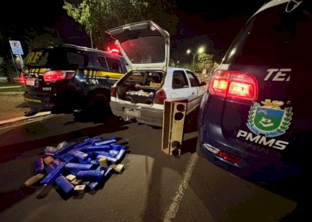 Polícia Militar e Polícia Rodoviária Federal apreenderam um veículo com cerca de 289 quilos de drogas em Nova Andradina
