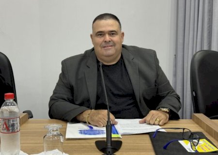 Prof. Erlon requer apoio financeiro à jovem representante do município de Ivnhema no concurso MISS BRASIL DE LAS AMÉRICAS e solicita implantação de uma sala de reforço escolar na E.M. Prof. Sideney Carlos Costa