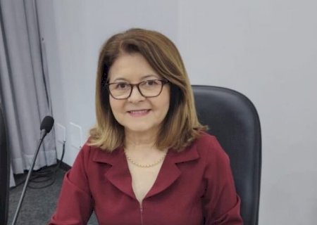 Ivonete Mendonça solicita serviço de limpeza no Cemitério Municipal Deolindo Marques Neto