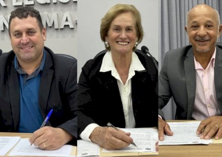 Bira, Denir, Gerson e Ivonete solicitam aquisição de Van para transporte de pacientes do município