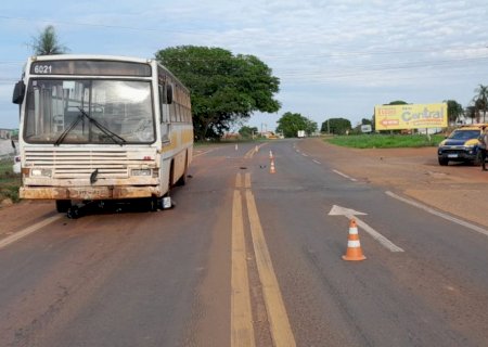 Adolescente de 16 anos morre após moto em que estava bater em ônibus na rodovia MS-497